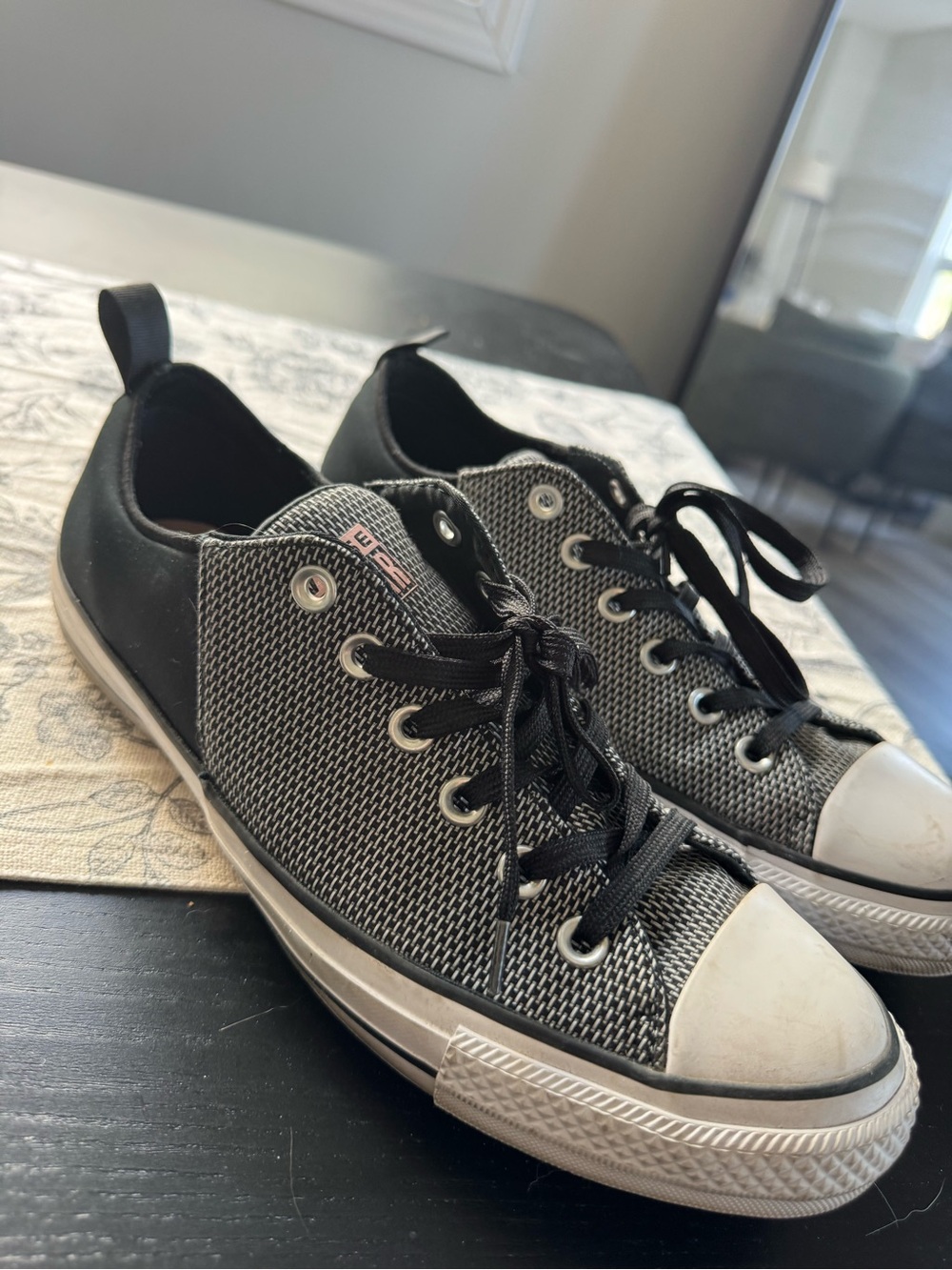 Women’s Low-Top converse